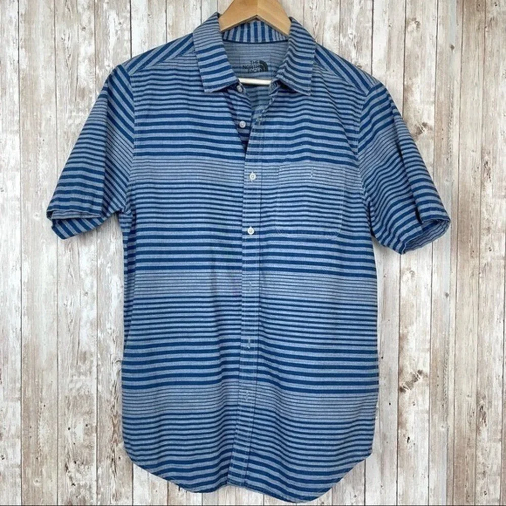 The North Face Short Sleeve Striped‎ Button Front Top Size Medium Men